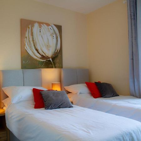 Ferienwohnung Carvetii - Fox House - 1St Floor Flat Sleeps Up To 8 Dunfermline Exterior foto