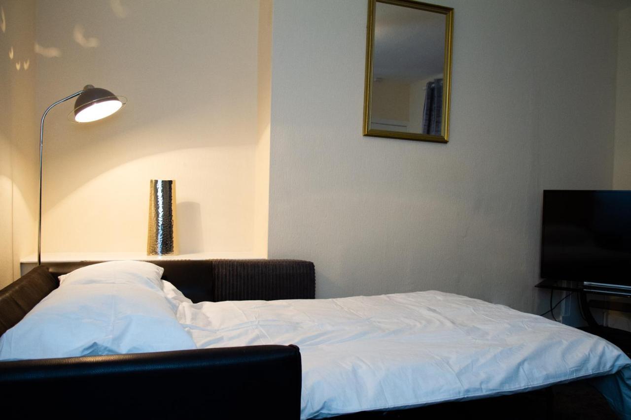 Ferienwohnung Carvetii - Fox House - 1St Floor Flat Sleeps Up To 8 Dunfermline Exterior foto