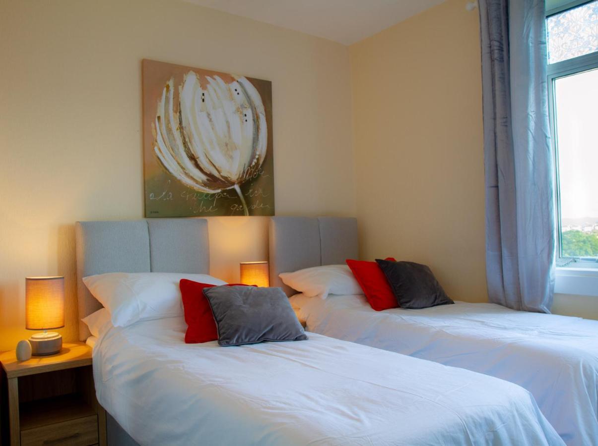 Ferienwohnung Carvetii - Fox House - 1St Floor Flat Sleeps Up To 8 Dunfermline Exterior foto